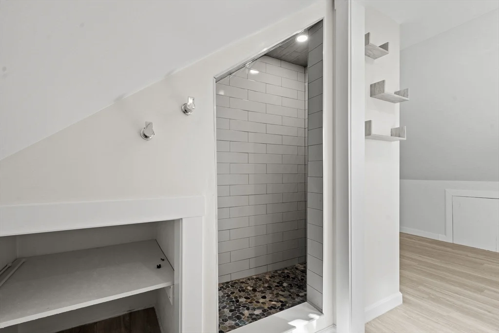 7 Sweetser Ave, Reading