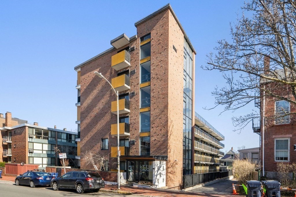 345 Harvard St, Mid-Cambridge