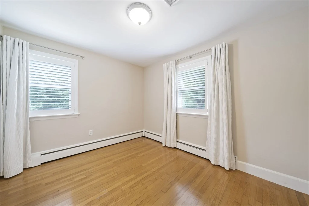 114 Main St, Norwell