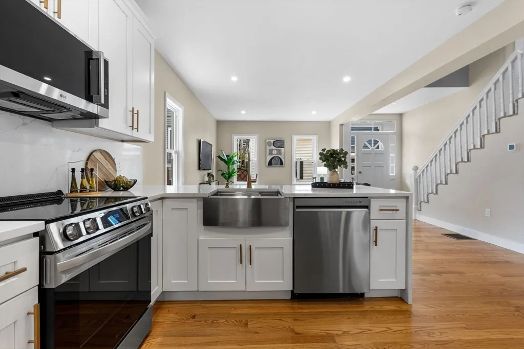 362 Silver St, South Boston