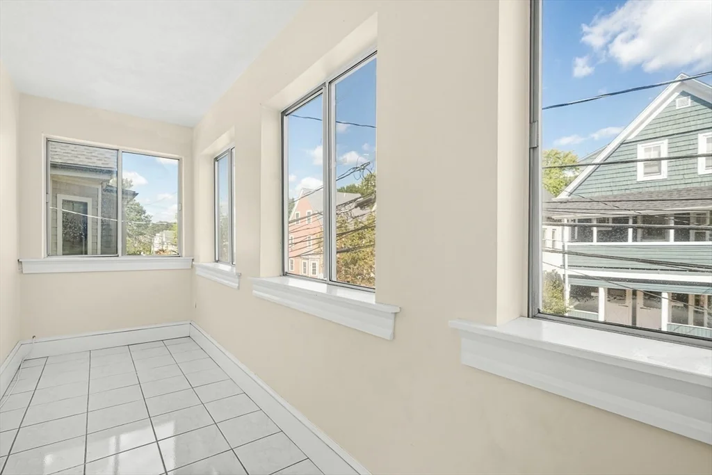 36 Windsor Rd, Davis Square