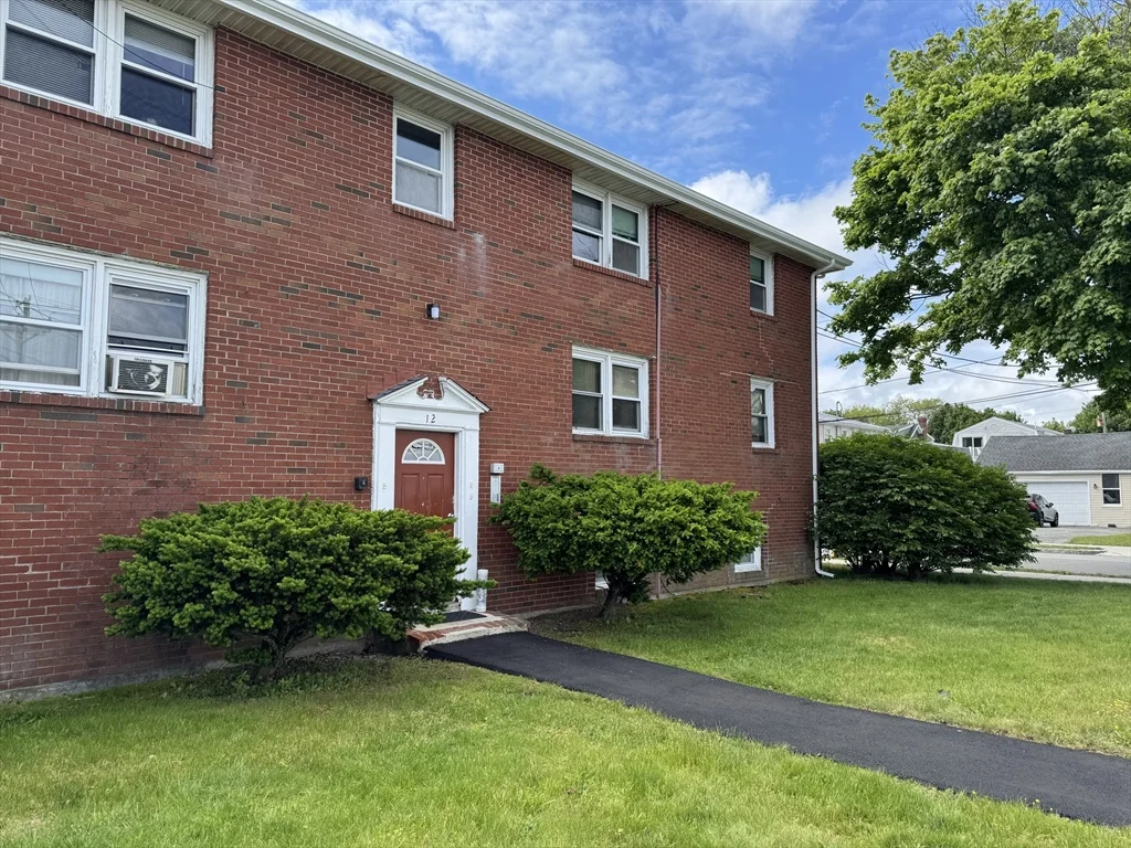 12 Essex St, North Quincy