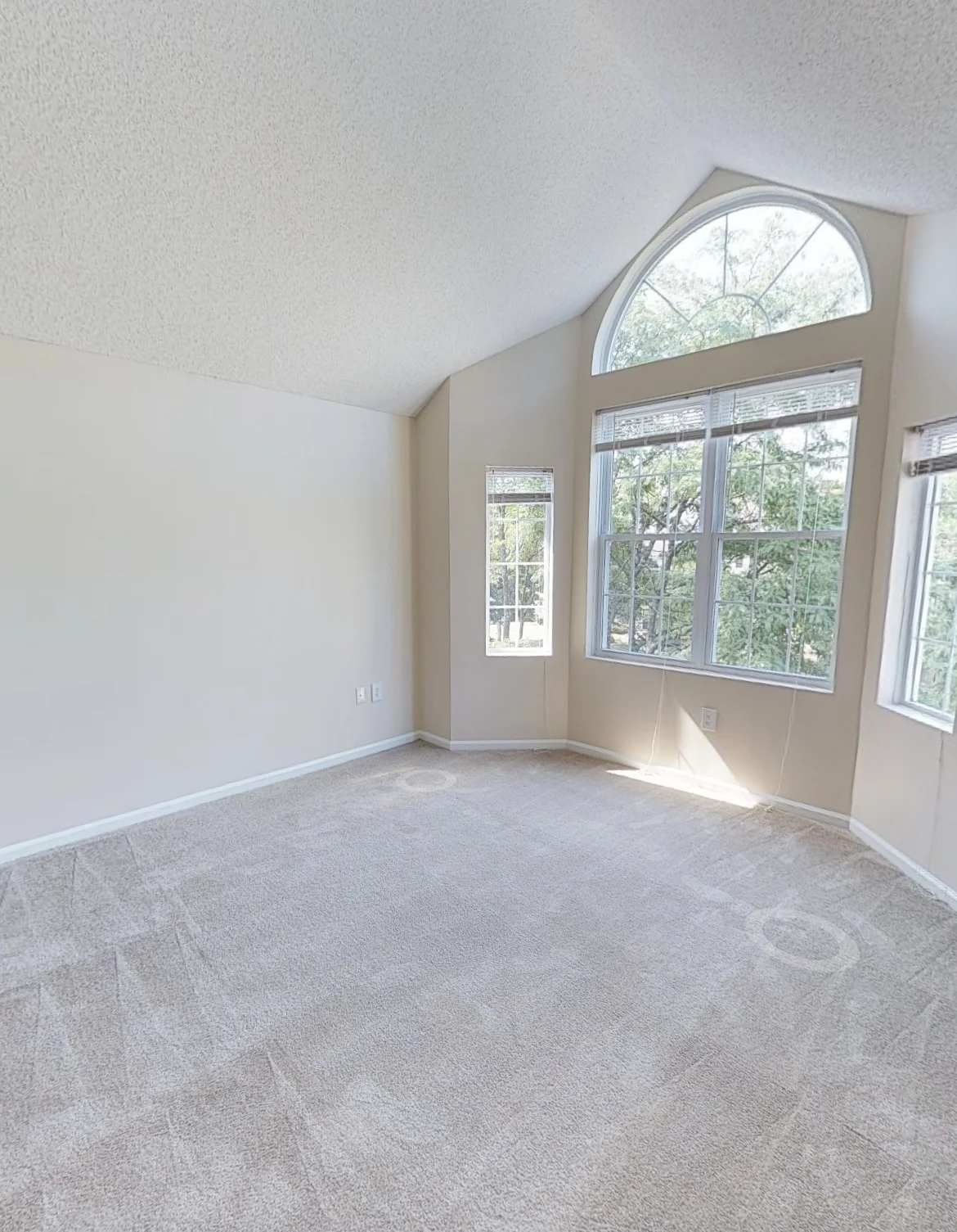 1 Arboretum Way, Burlington