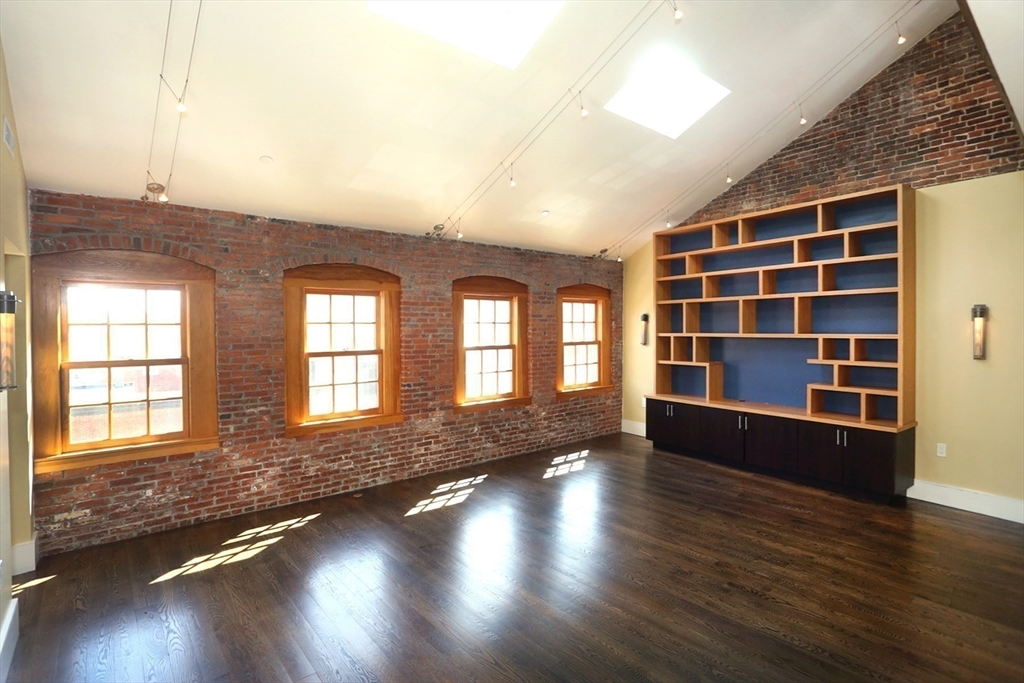 54 State, Newburyport