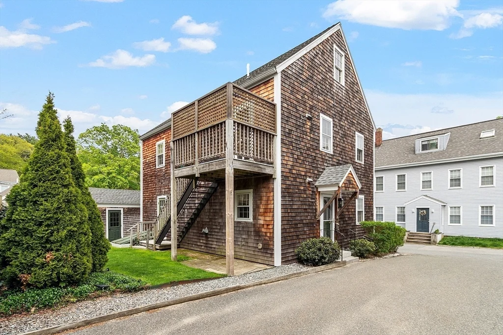 12 Morse Ct, Manchester