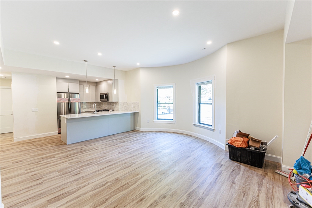 460 Washington St, Brighton