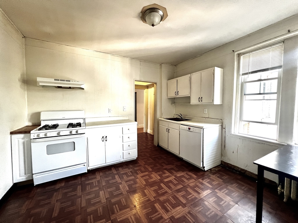 76 Babcock St, Coolidge Corner