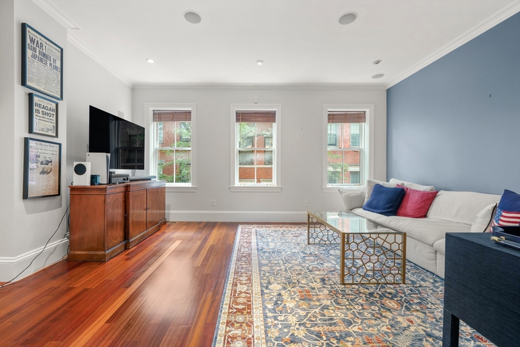 102 Myrtle St, Beacon Hill