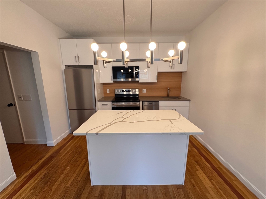 1880 Commonwealth Ave, Brighton