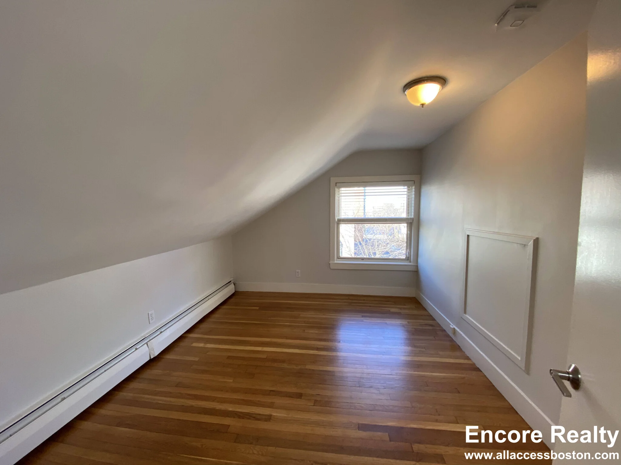 222 Banks St, Riverside