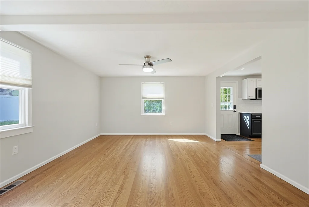 1 West Belcher, Foxboro