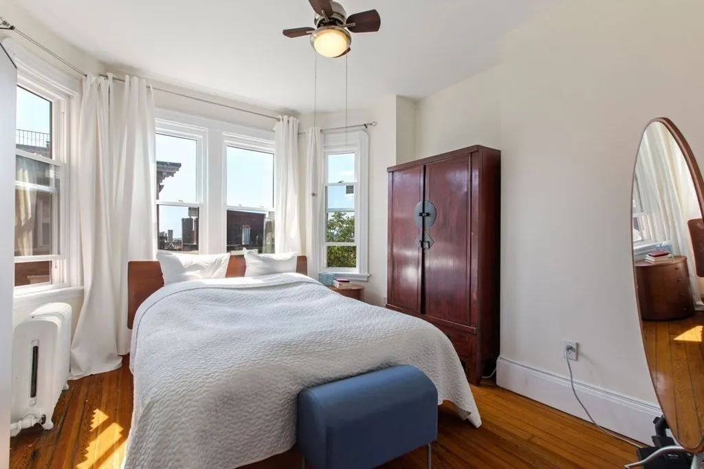 37 Revere St, Beacon Hill