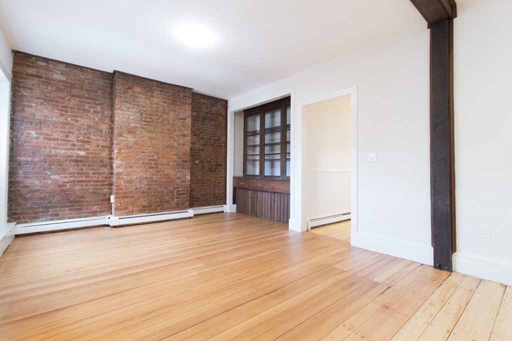 41 Harvard St, Central Village