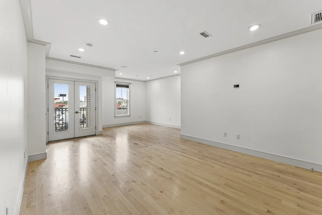 542 Dorchester Ave, South Boston