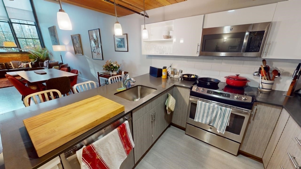 15 Richdale Ave, Neighborhood Nine