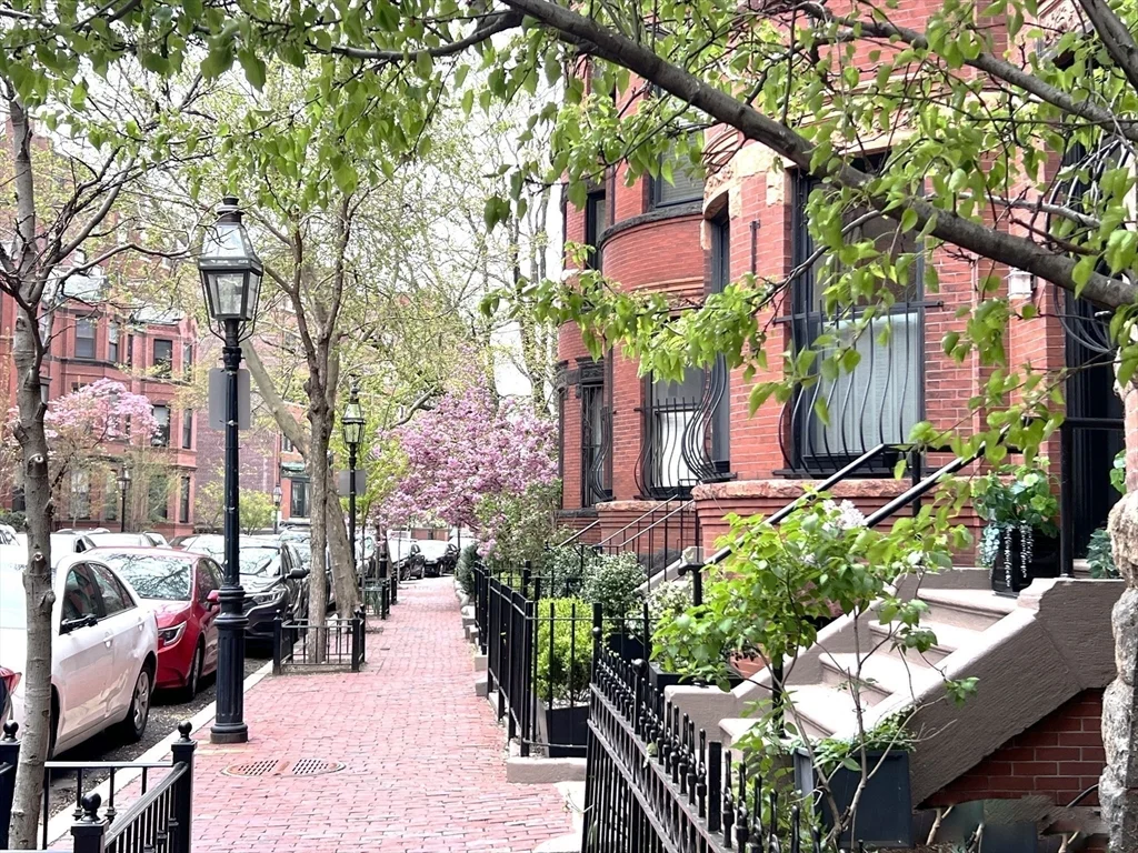 425 Marlborough St, Back Bay