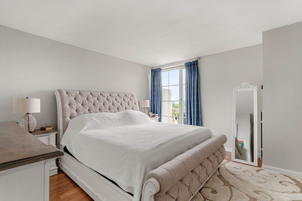 100 Marina Dr, Quincy