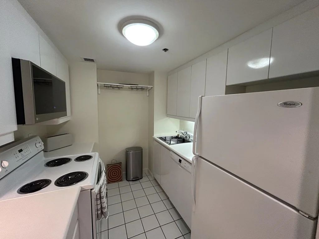 170 Tremont St, Midtown