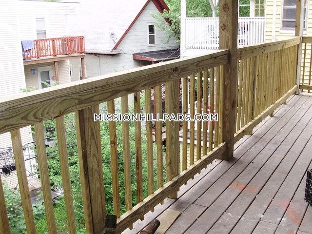 5 bed, 2 bath apartment for rent at 59 Hillside St Unit 3, Mission Hill — photo 7 of 54