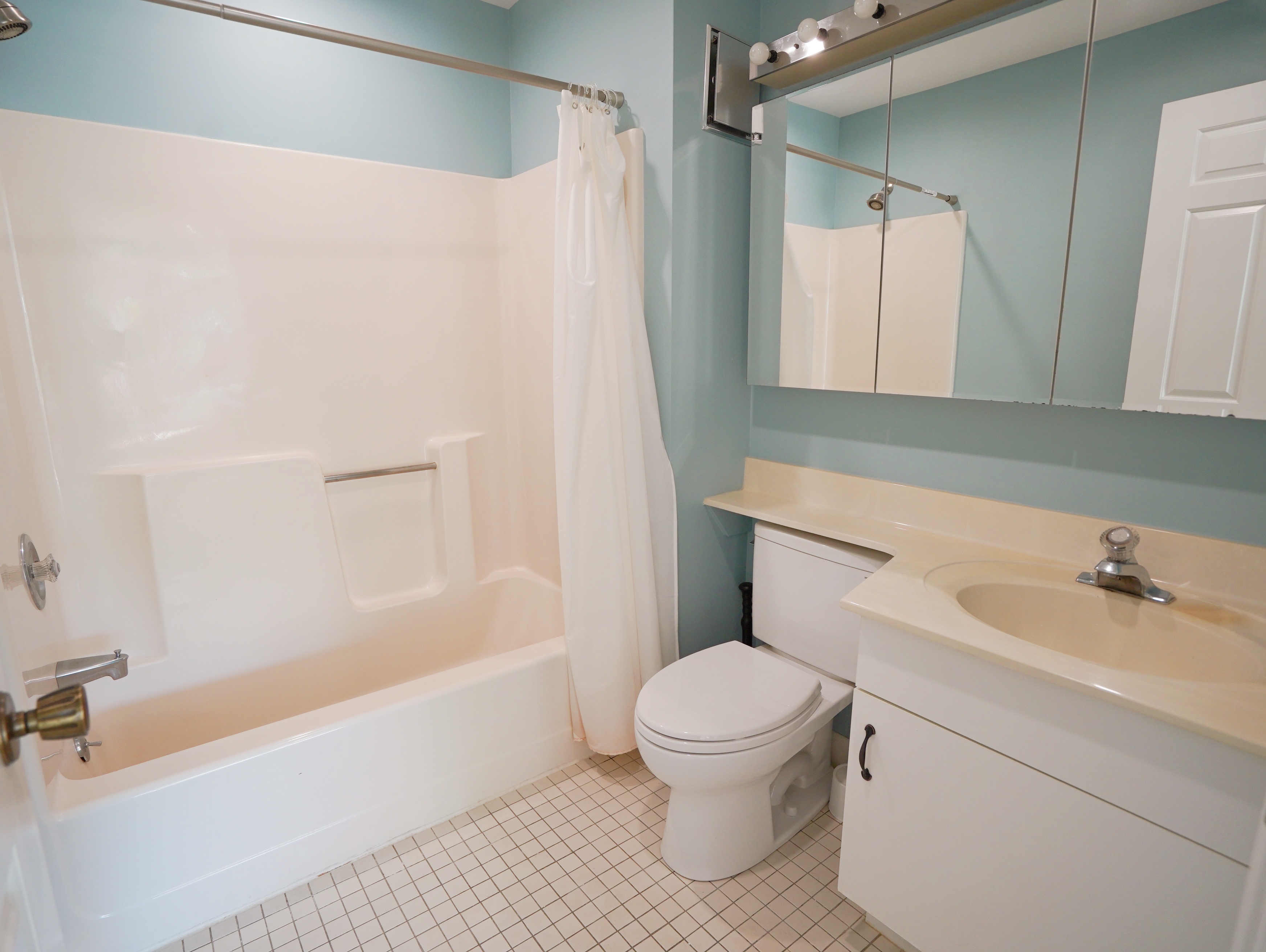 1 Angela Ln, Watertown