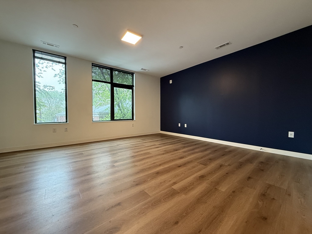 89 Brighton Ave, Allston