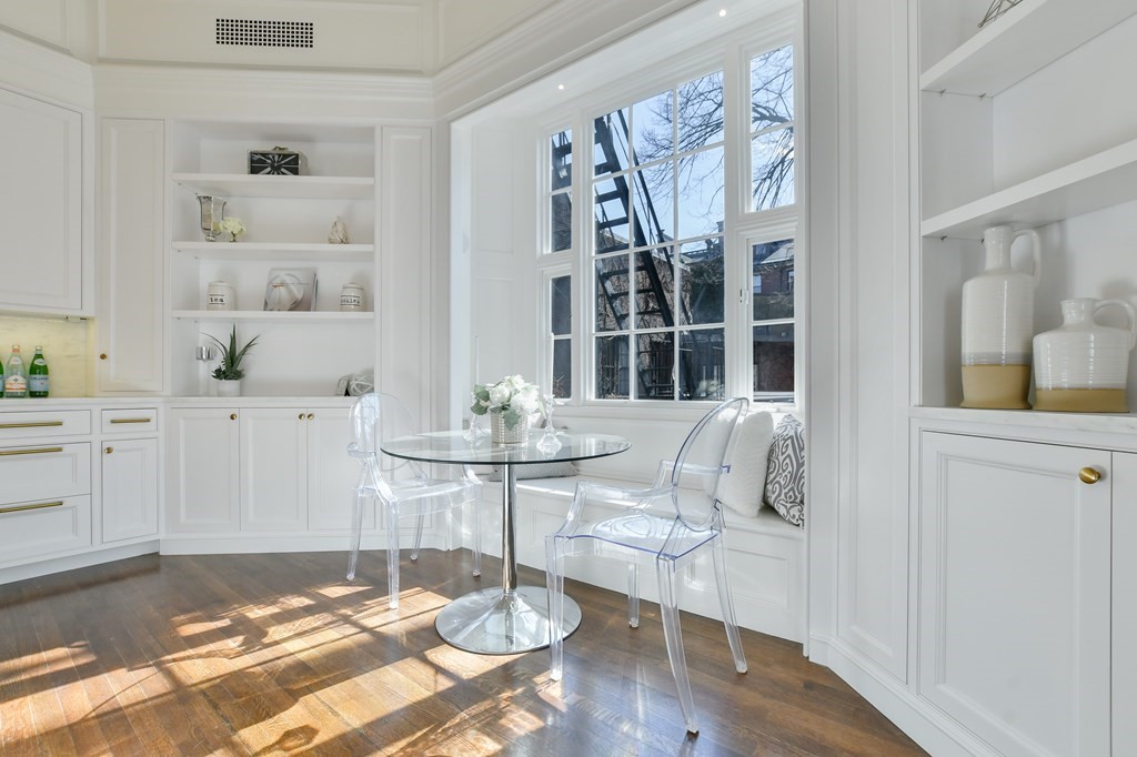 20 Chestnut St, Beacon Hill