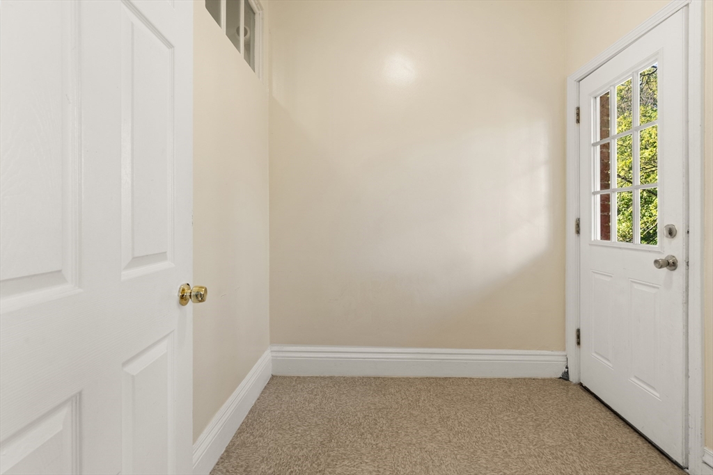 86 Winthrop St, Roxbury