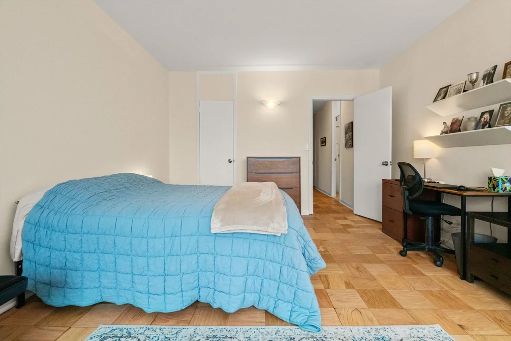 85 E India Row, Waterfront