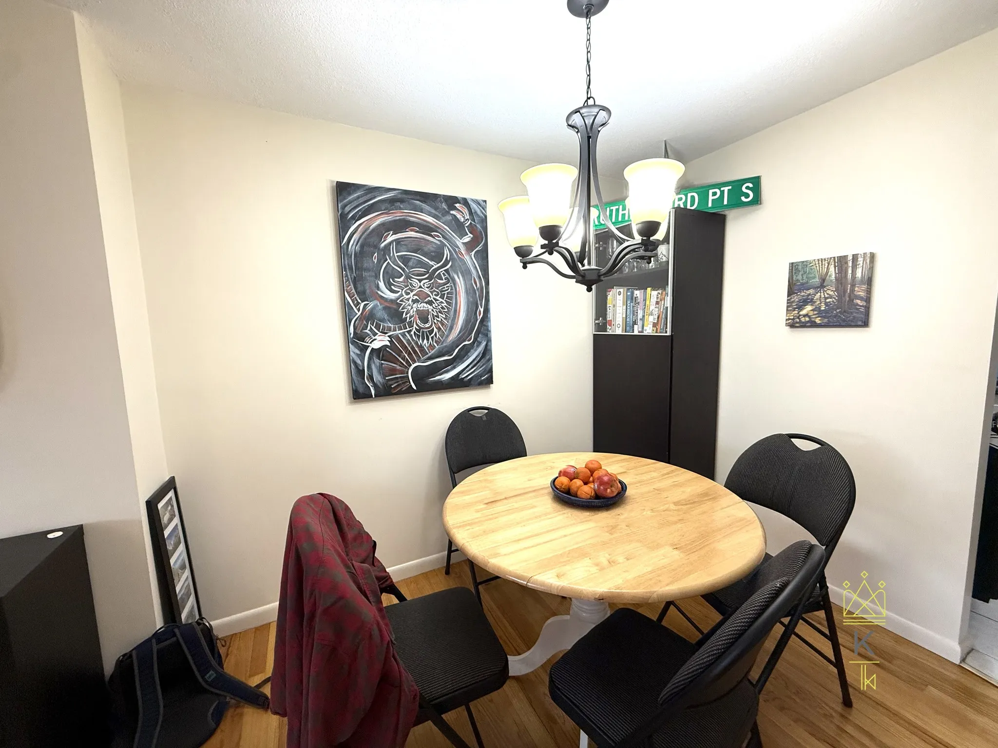 81 Green St, North Brookline