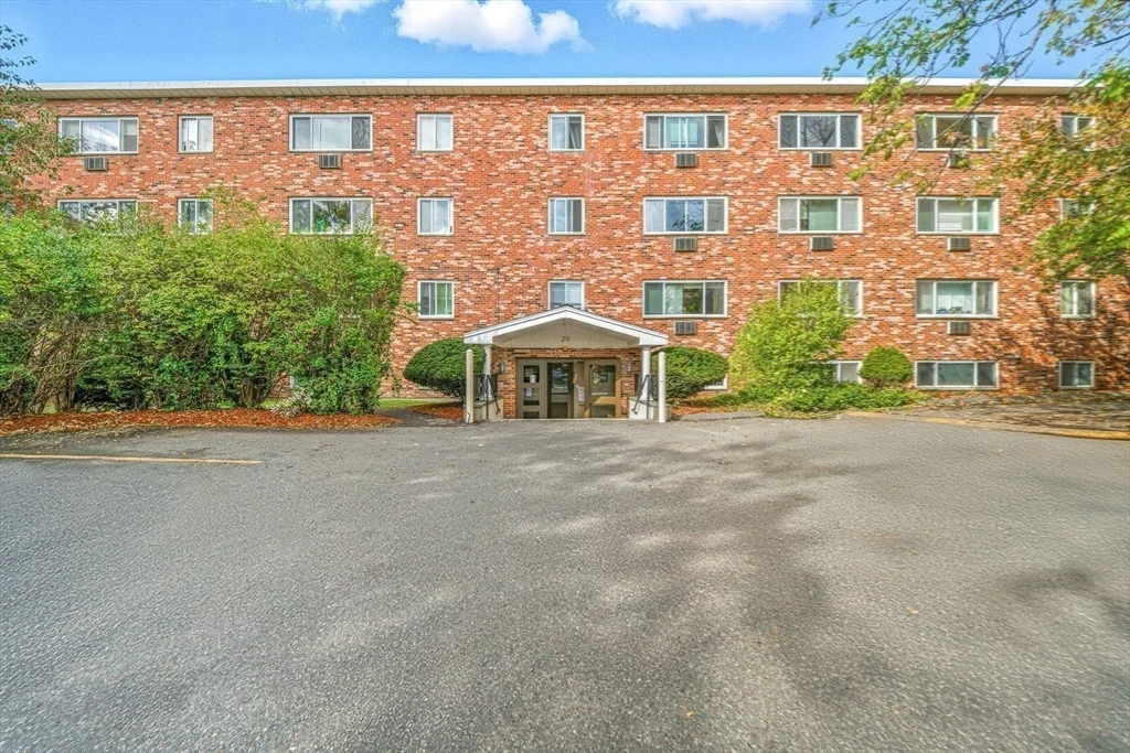 20 Radcliffe Rd, Allston