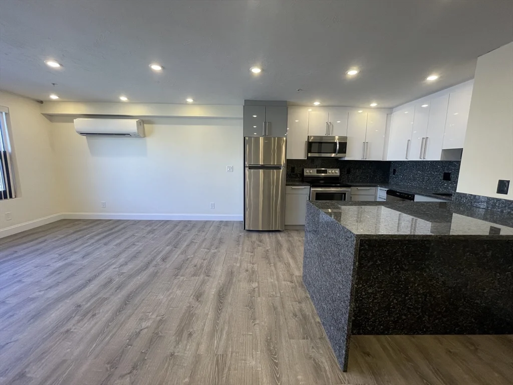 1028 Commonwealth Ave, Fenway