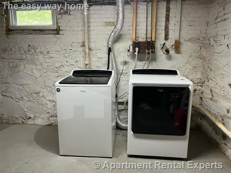 186 Powderhouse Blvd, Teele Square