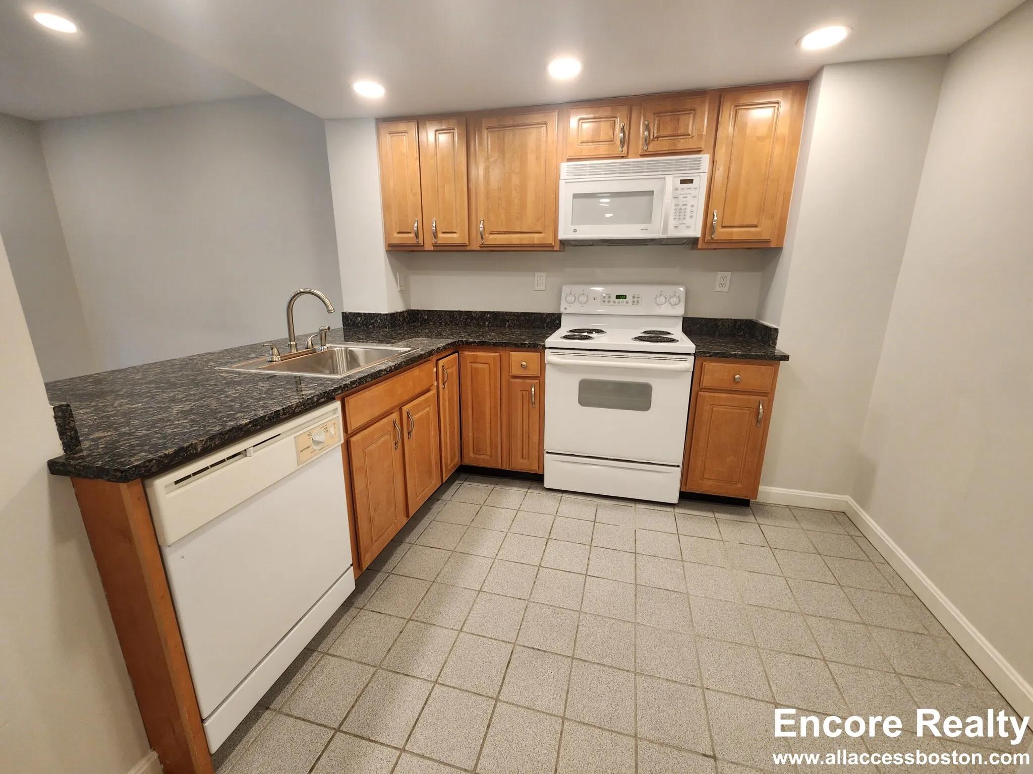 24 Queensberry St, Fenway