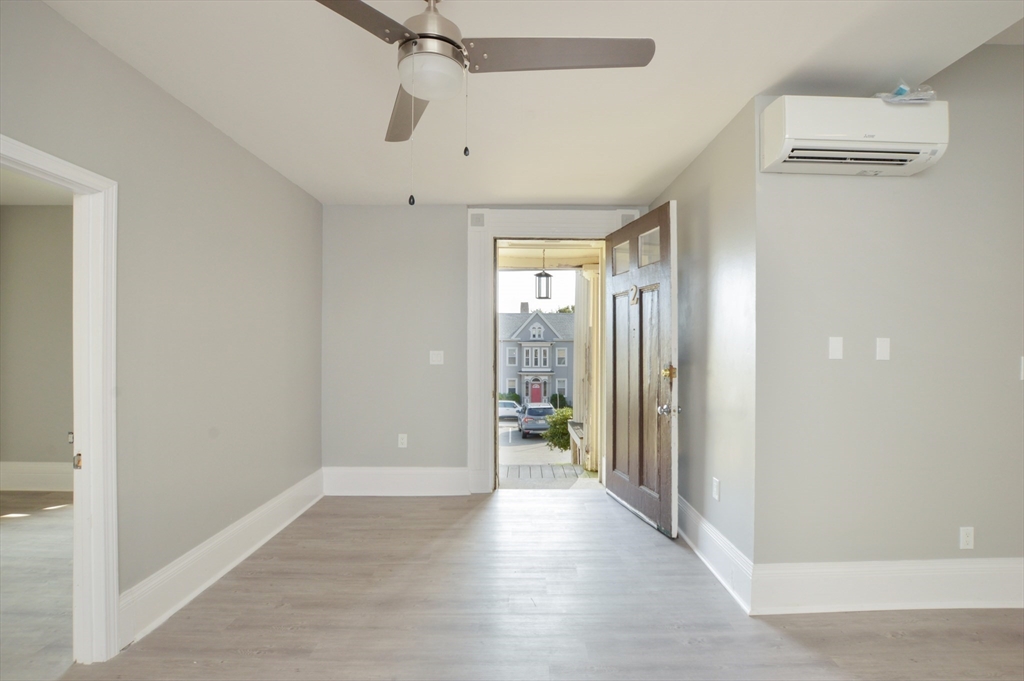 1049 Pleasant St, Center