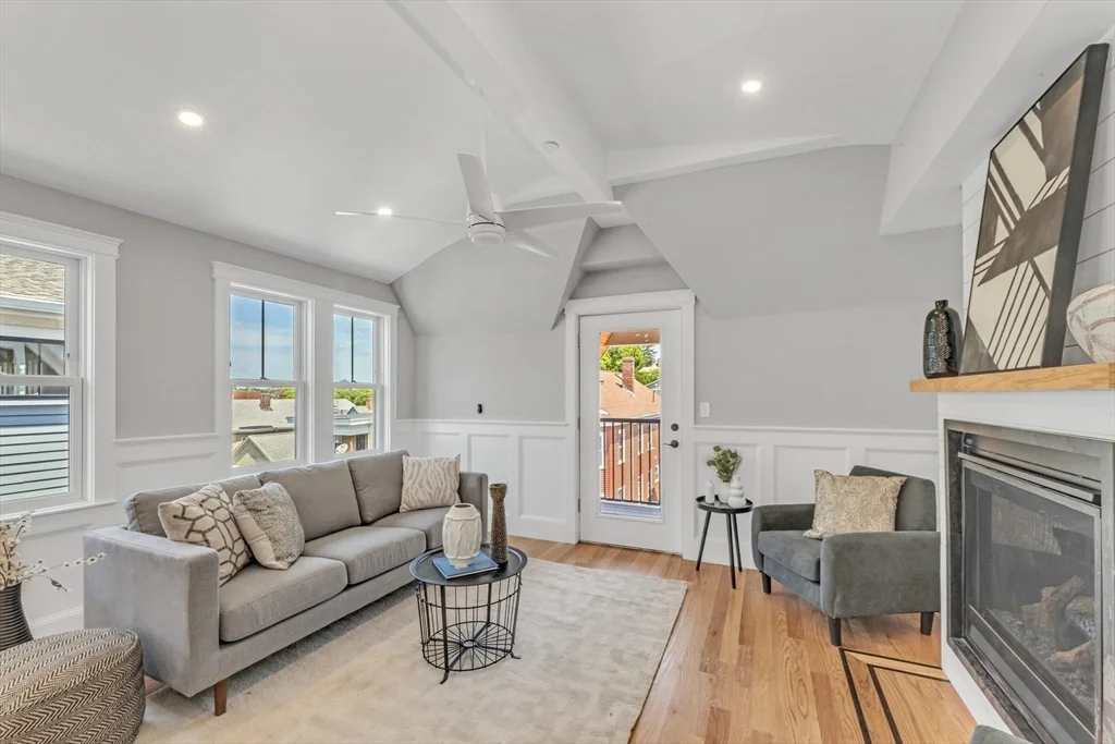 31 Woodlawn, Jamaica Plain