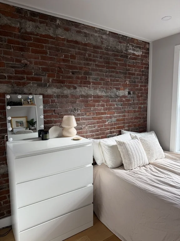 536 E Broadway, South Boston