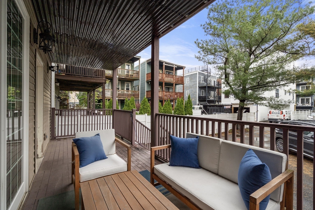 192 W 6th St, South Boston