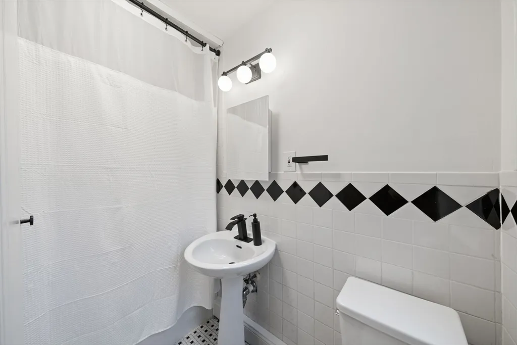 102 Revere St, Beacon Hill