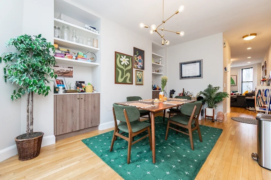 209 W Newton, Back Bay