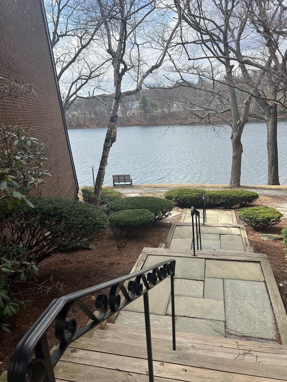 17 Eaglehead Ter, Shrewsbury