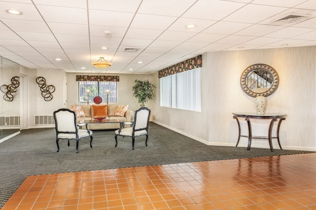 295 Lynn Shore Dr, Swampscott