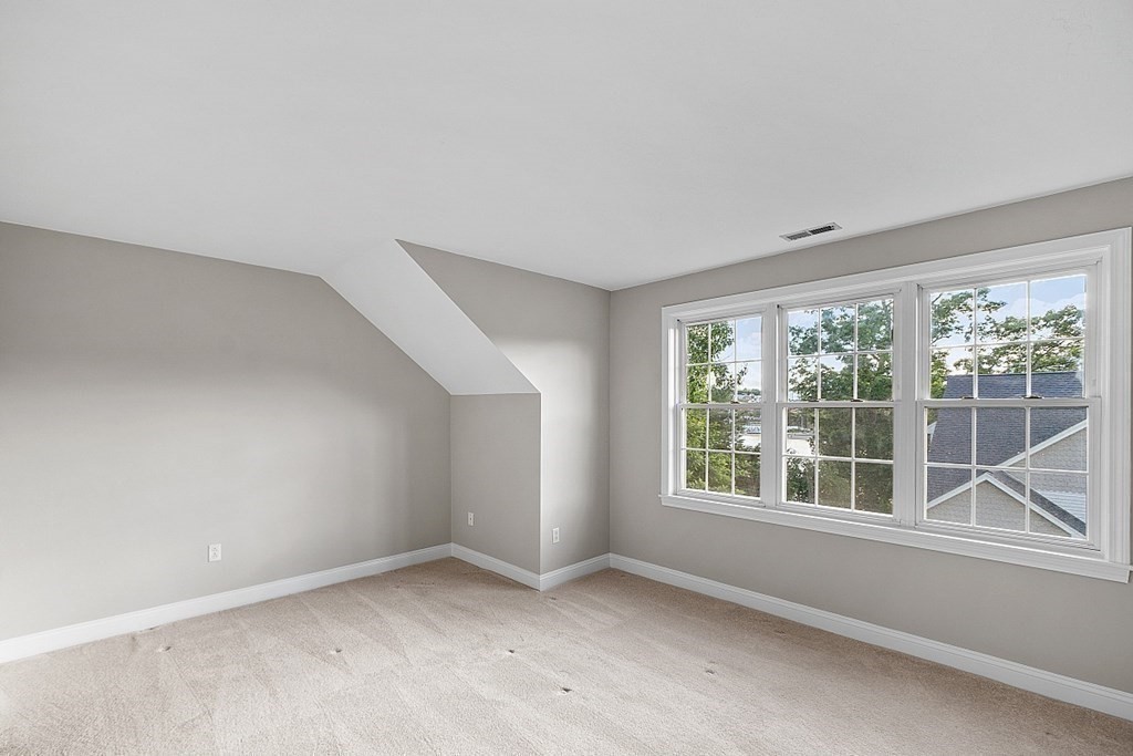 67 N Quinsigamond Ave, Shrewsbury