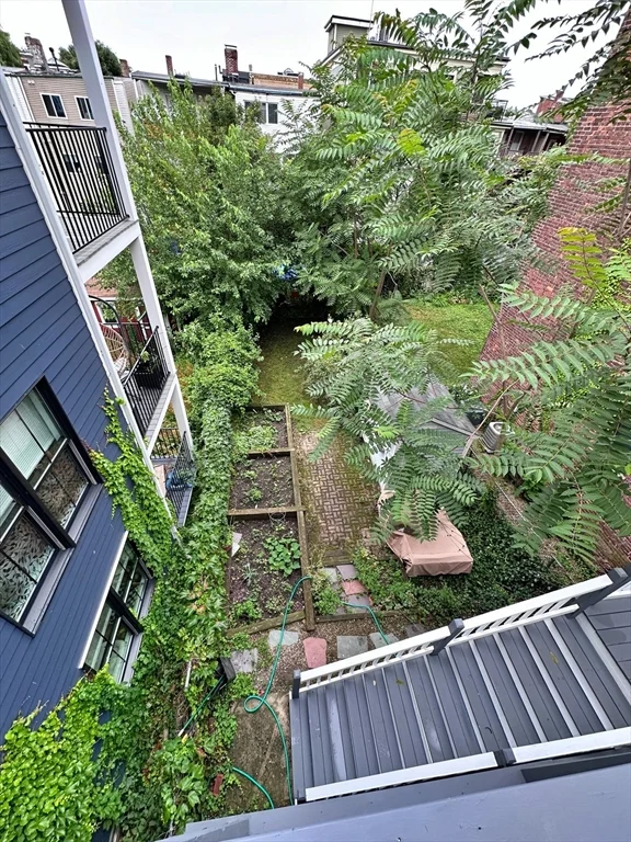 364 Sumner St, East Boston