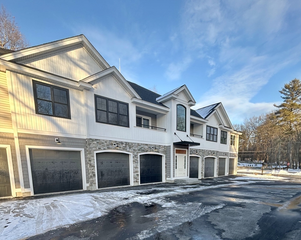 60 Sherburne Ave, Tyngsborough