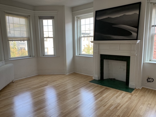 2.5 bed, 1 bath apartment for rent at 5 Spofford Rd Unit 16, Brighton — photo 8 of 10