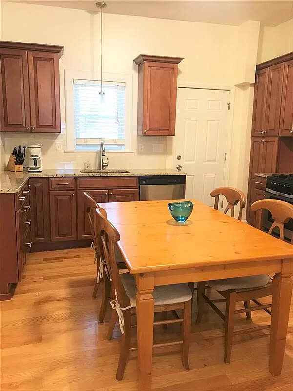 48 Cameron Ave, Teele Square