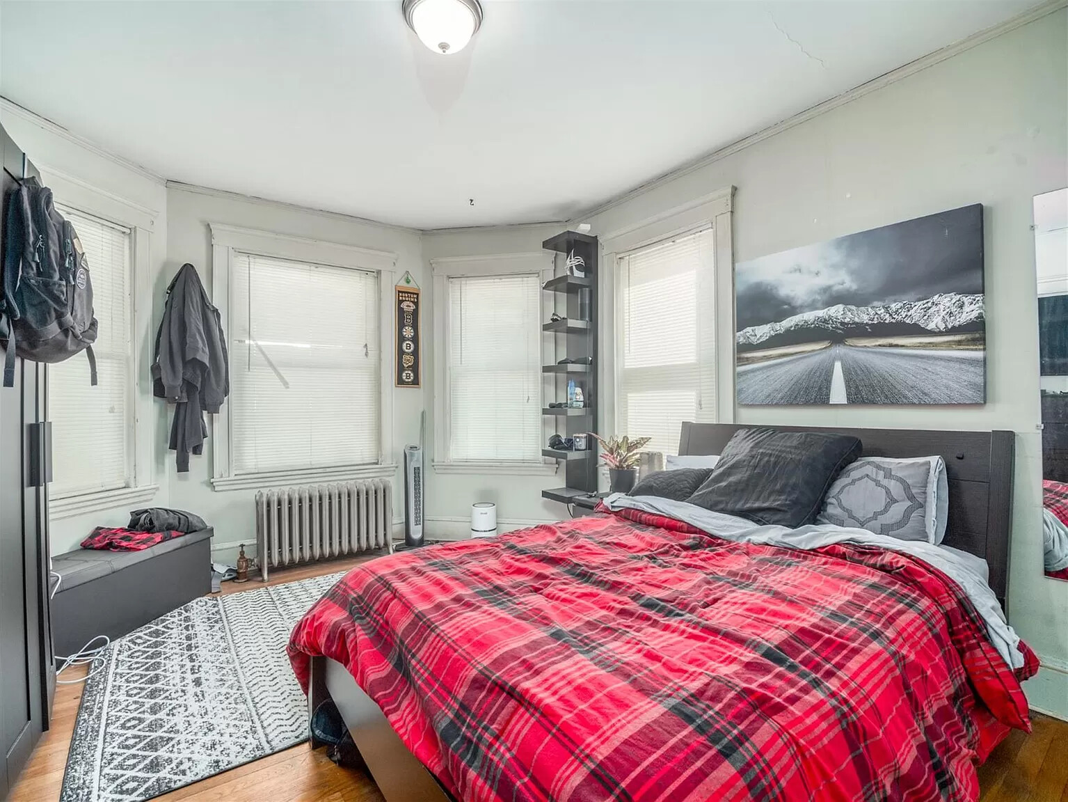 54 Upland Rd, West Somerville