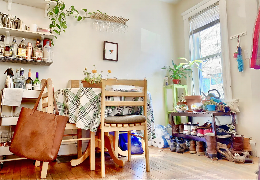 29 Corinthian Rd, Tufts