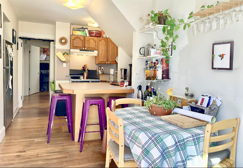 29 Corinthian Rd, Tufts