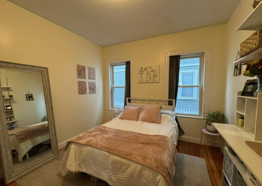 31 Belknap St, West Somerville